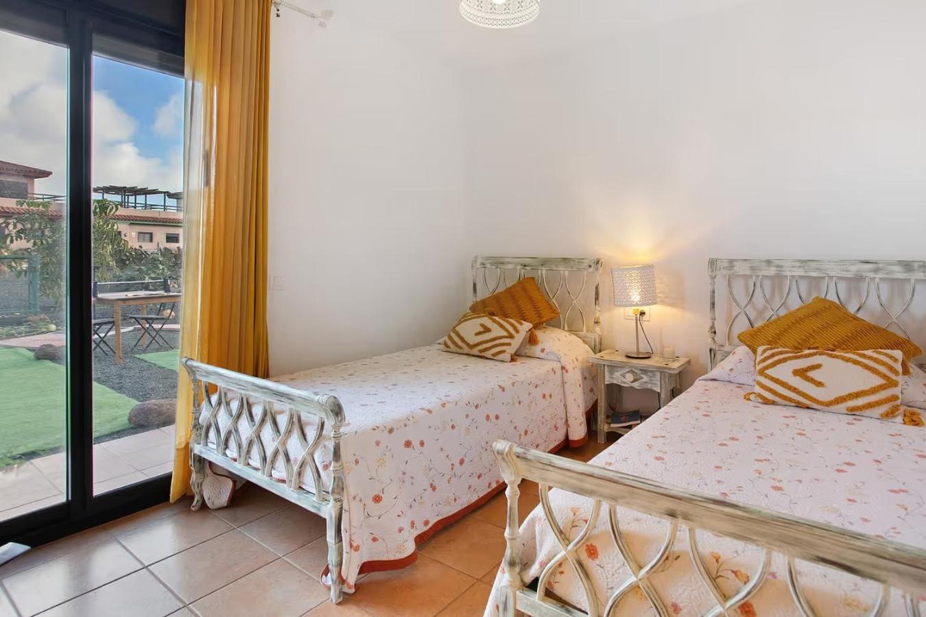 Villa Amadeus La Oliva Esterno foto